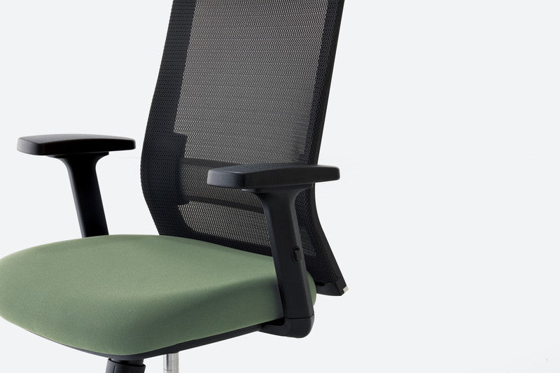 コクヨ チェア EN2 上下昇降可動肘 黒 C13A-4-BK1