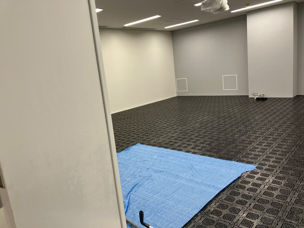 OAフロア敷設後の室内