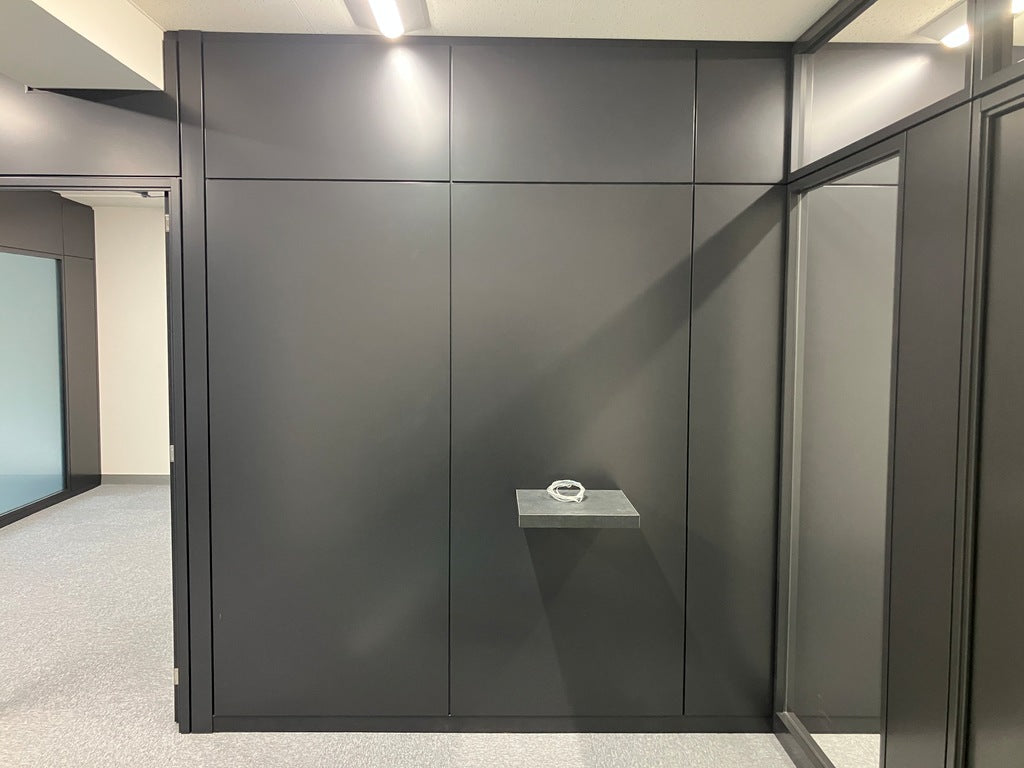 スチールパネルの間仕切